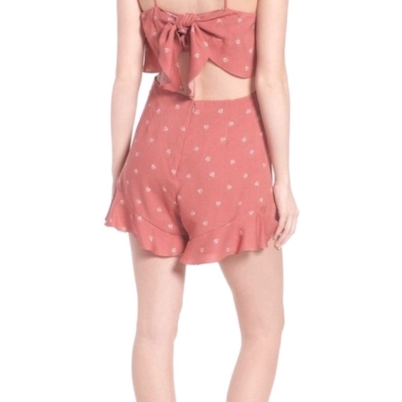 ✨Lush Feather Bow Back Romper✨ - Picture 2 of 5